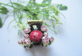 義烏飾品批發 三葉草花形復古色怪手夾，100元混批價格、廠家與產品詳情